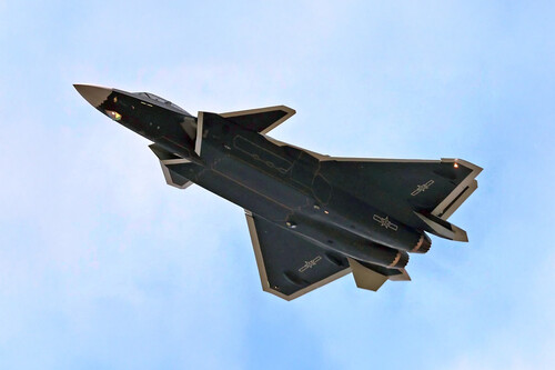 Modelo tem sido comparado ao F‑22 Raptor / Imagens: 163.com