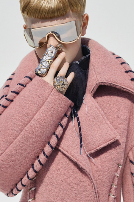Acne Studios contrata a un modelo de 11 años para su campaña de invierno