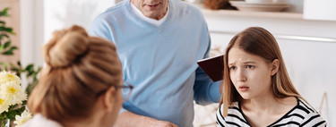 Tener padres controladores en la adolescencia dificulta las relaciones sociales y los logros educativos en la vida adulta