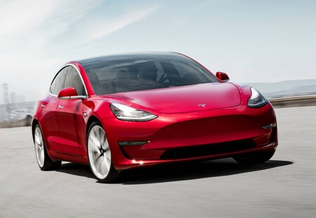 Tesla Quiere Eliminar Este Video Como Su Model 3 Intento Eliminar A Ese Maniqui 5