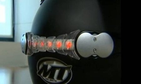 La propuesta no de ley para la segunda luz de freno en el casco sigue adelante