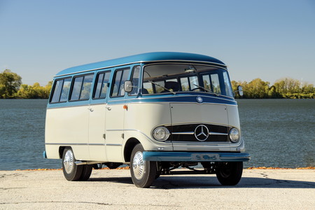 Esta furgoneta Mercedes-Benz de 1959 puede ser tuya, aunque te costará más que un SLS AMG Roadster