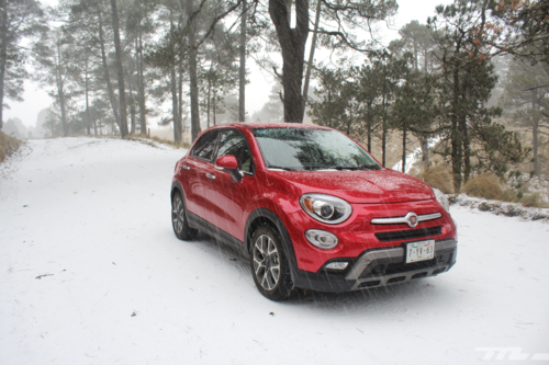 Probamos el FIAT 500X y sí, lo llevamos a divertirse en la nieve