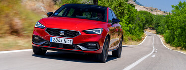 Después de recorrer 2.000 km en el SEAT León eHybrid 2026 tengo una conclusión clara: con la gasolina tan cara, este coche es el más sensato del mercado