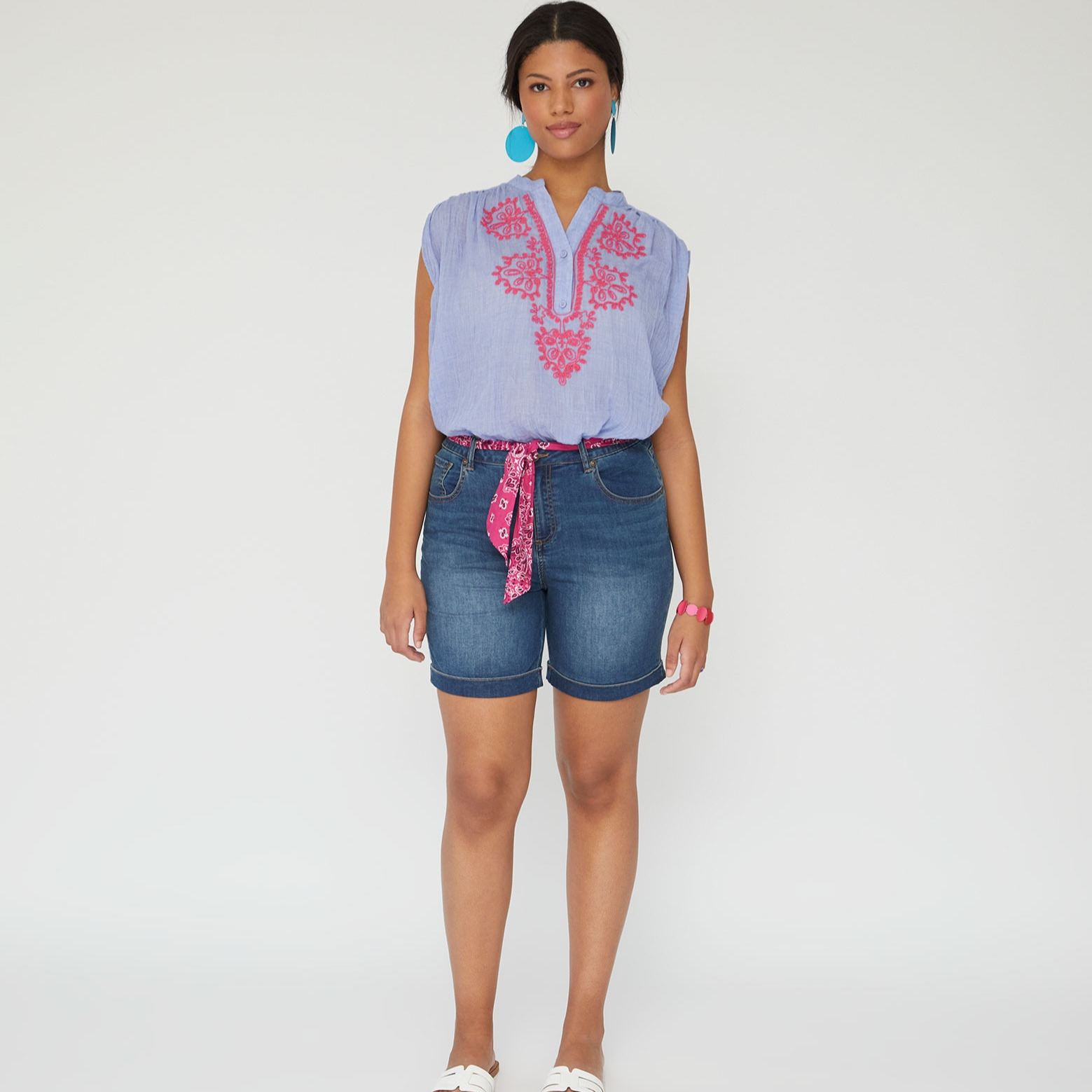 Bermuda de mujer denim con cinturon pañuelo Azul October
