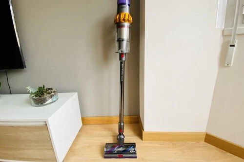Dyson V8 Origin