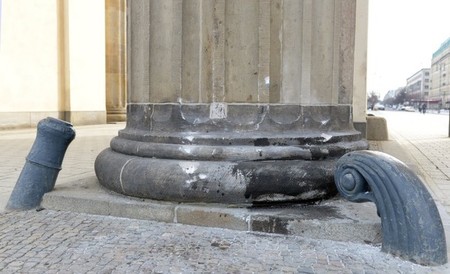 BMW accidentado en la Puerta de Bradenburgo