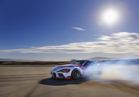 El video de este Toyota Supra haciendo drifting de forma autónoma es lo más loco que verás hoy