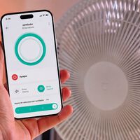 Controlar un ventilador de toda la vida con el móvil me está salvando el verano 