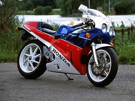 Honda RVF1000R, superdeportiva V4 para finales de 2011