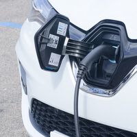 Cómo desgravarte la compra de un coche eléctrico en la declaración de la Renta  