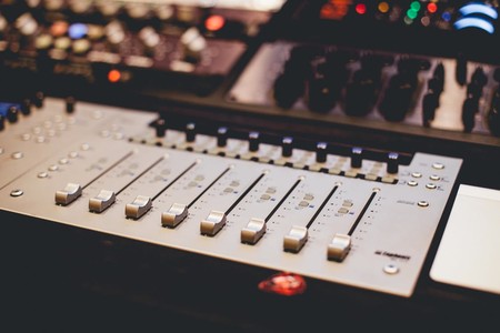 Escucha las mejores canciones del 2016 con éstos mashups para bailar toda la noche