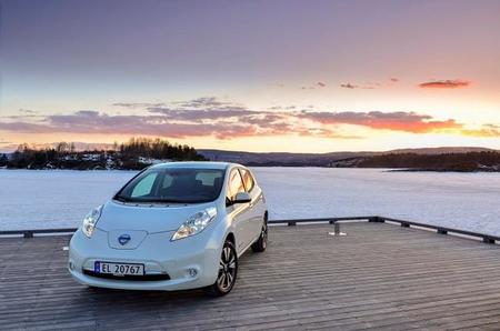 El Nissan Leaf va a la caza del Volkswagen Golf en Noruega