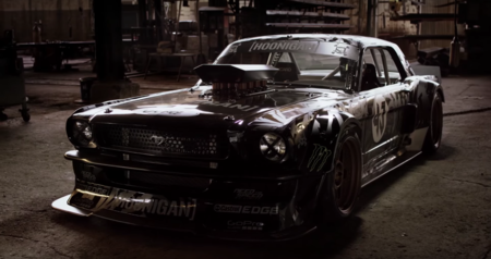 Ni con financiamiento pudo hacerse Hamilton del Mustang 'hoonicorn' de Ken Block