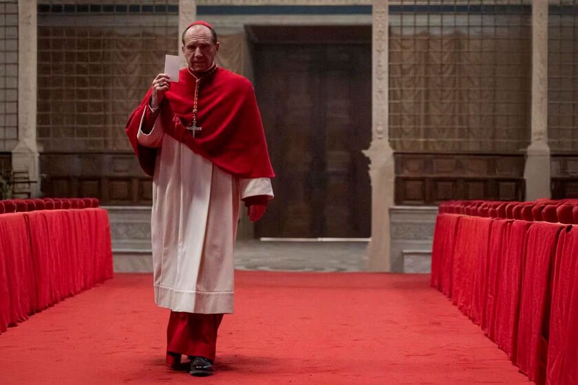 Llega a Prime Video México la película que funge como un espejo contemporáneo de los silencios y fracturas del Vaticano