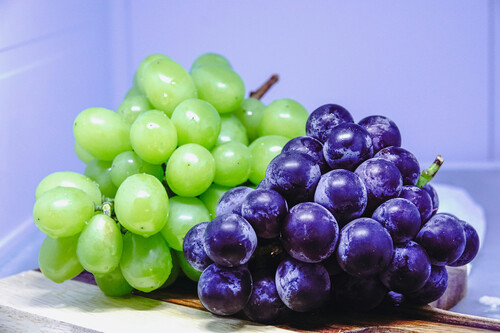Todos te dicen que no te comas las uvas con semillas, pero la ciencia cree lo contrario