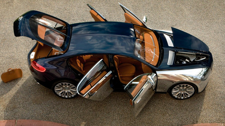 Bugatti asegura estar listo para dar salida a un segundo modelo: la incógnita es si será un SUV o un sedán