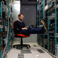 Información en la pyme, guía del INCIBE para empresarios sobre almacenamiento seguro