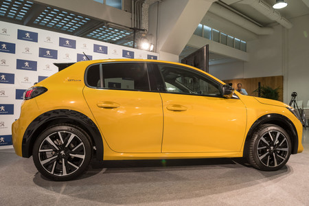 Peugeot 208 2019 lateral