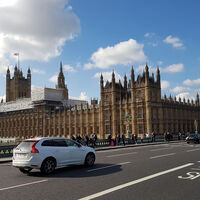 Si vives en Reino Unido no tendrás que volverte a sacar el carnet de conducir, pero de las multas no te vas a librar