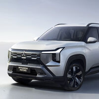 Mitsubishi presenta su alternativa a la Captiva y podría lanzarla en México este año: la Destinator es un SUV compacto de tres filas y diseño robusto 