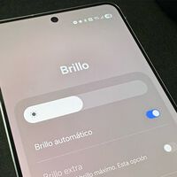 Este ajuste de brillo en mi Galaxy ha bastado para que la pantalla se vea mejor en el día a día y la batería aguante bastante más 