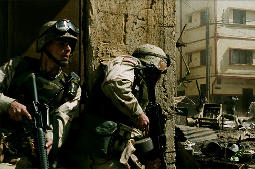 Un Delta Force dijo de ella que es una película bélica prácticamente impecable, salvo por un solo detalle