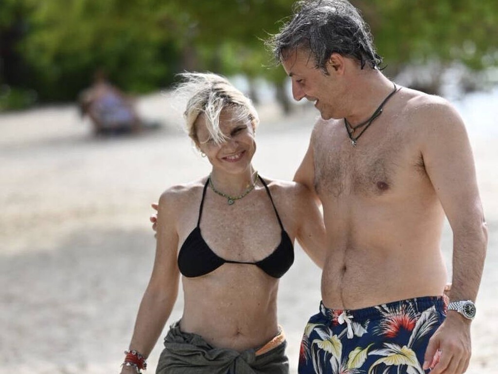 Eugenia Martínez de Irujo y Narcís Rebollo, amor y toqueteos en Cádiz: de sus románticos bailes a esta imagen agarrando el culete de la duquesa