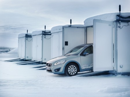 Volvo aspira a llegar al millón de eléctricos vendidos en 2025 y promete dos variantes híbridas por modelo