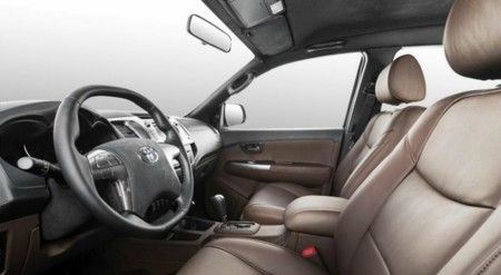 Vromos Toyota Hilux 6x6 2