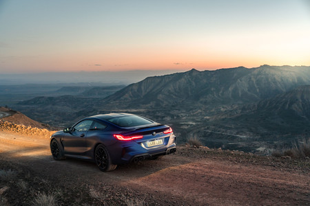 BMW M8 Coupe Competition trasera