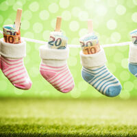 ¿Vas a tener un bebé en 2023? Estas son las ayudas estatales por hijo que ofrece el Gobierno
