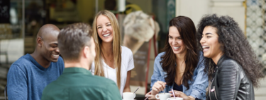 Cinco cosas que hacen las personas con altas habilidades sociales para triunfar en las reuniones