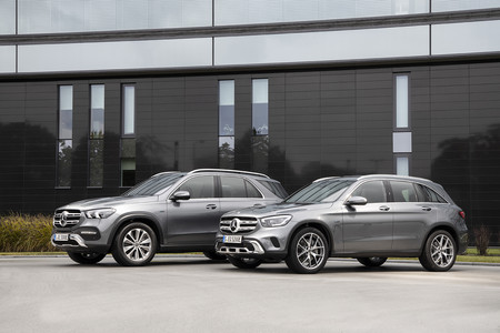 Los Mercedes-Benz GLE 350e y GLC 300e se estrenan con la promesa de hasta 90.9 km/l