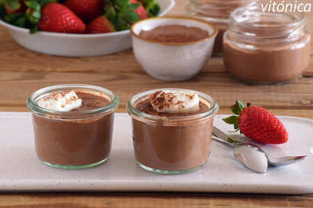 Mousse de chocolate keto vegana: receta saludable con solo tres ingredientes
