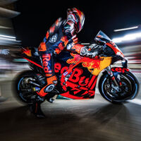 Red Bull está cansada de perder contra Monster. Así que quieren divorciarse de KTM y unirse a Ducati... U Honda 