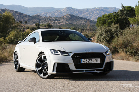 Probamos el Audi TT RS, un juguete de 400 caballos que jamás se sale de sus casillas