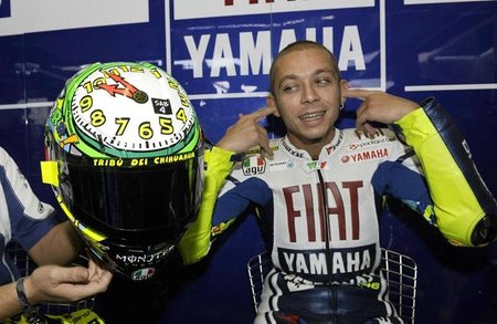 Valentino Rossi en San Marino 2010, casco nuevo