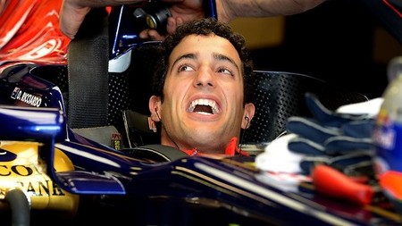 Daniel Ricciardo lidera una primera sesión de entrenamientos libres muy descafeinada por la lluvia