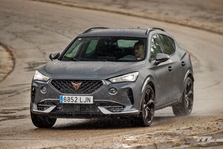 Probamos el CUPRA Formentor: un sorprendente coche de 310 CV con espacio de SUV coupé y carácter de compacto deportivo
