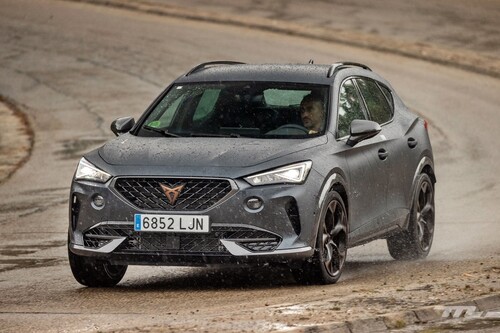 Probamos el CUPRA Formentor: un sorprendente coche de 310 CV con espacio de SUV coupé y carácter de compacto deportivo
