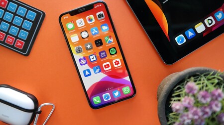 Cómo hacer una copia de seguridad en iCloud con todos nuestros datos: mensajes, fotos, WhatsApp y más