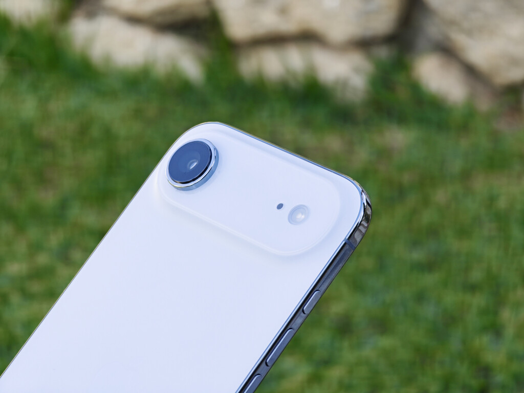 Apple pensaba que su iPhone Air pondría un nuevo techo a los móviles premium. La realidad: las tiendas se lo quitan de encima