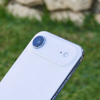 Apple pensaba que su iPhone Air pondría un nuevo techo a los móviles premium. La realidad: las tiendas se lo quitan de encima 