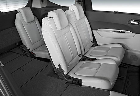 peugeot5008_interior.jpg