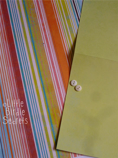 Materiales tarjeta corbata amarilla