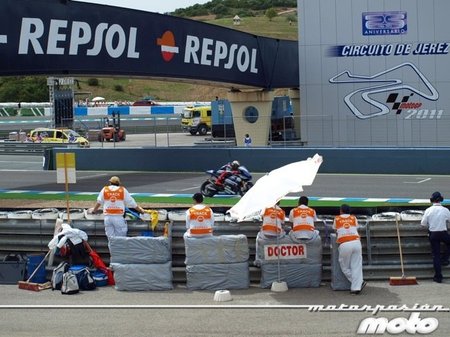 paddock-motogp-jerez-2011-17.jpg