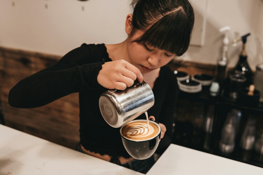 https://www.compradiccion.com/electrodomesticos-y-hogar/mediamarkt-tira-precio-esta-cafetera-superautomatica-philips-prepara-cafes-premium-casa-pocos-sobres