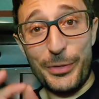 Emanuele, autónomo que trabaja como fontanero: “Hay pocos que cumplen, pero hoy he facturado 2.500 euros en un solo trabajo” 