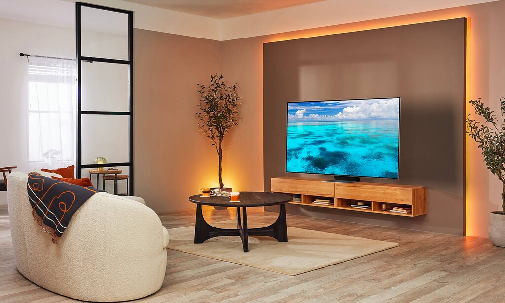 No es un error, PcComponentes deja a más de la mitad de precio la Smart TV Samsung de alta gama más vendida